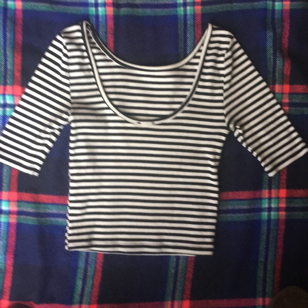 Crop Top - Picture 2 of 3